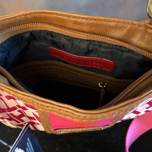 NWT Pink Tommy Hilfiger TH Logo Small Crossbody - Picture 5 of 5